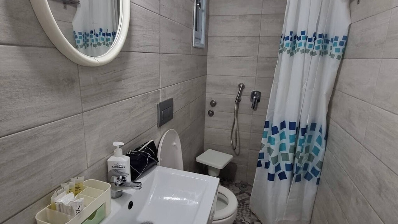 Photo of Bathroom in Ios Town