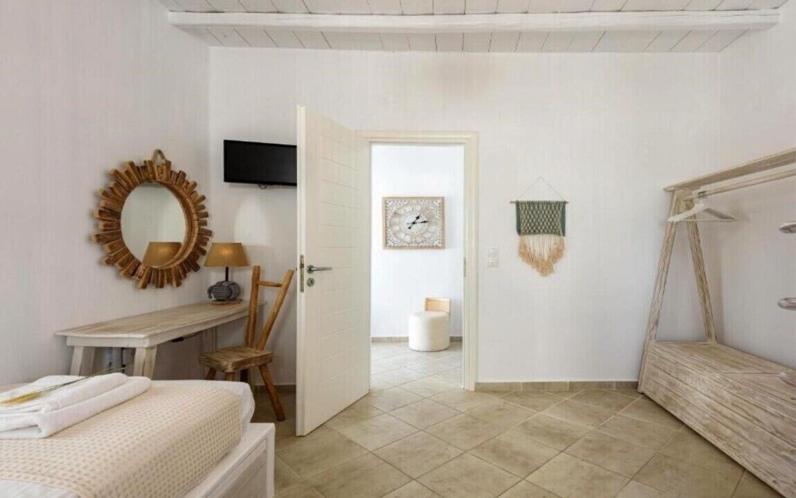 Photo of Bedroom in Drios