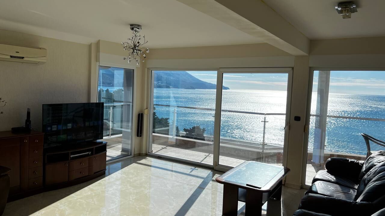 Photo of Livingroom in Becici