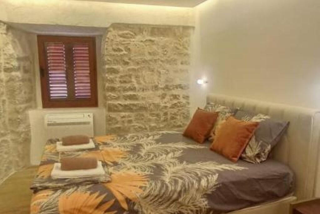 Photo of Bedroom in Kotor