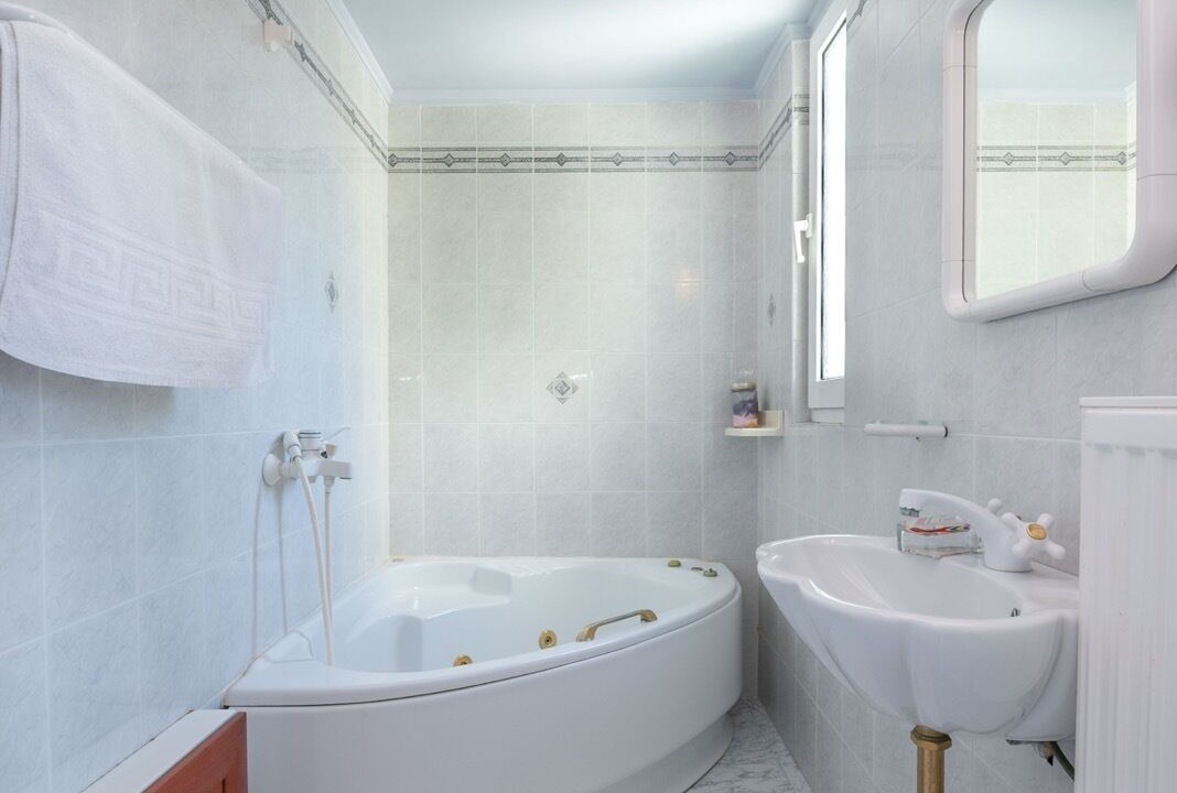 Photo of Bathroom in Perigiali
