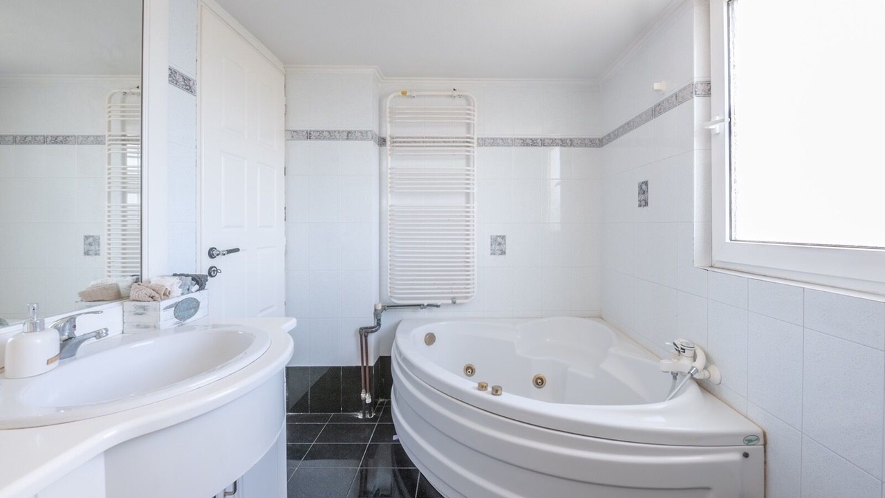 Photo of Bathroom in Perigiali