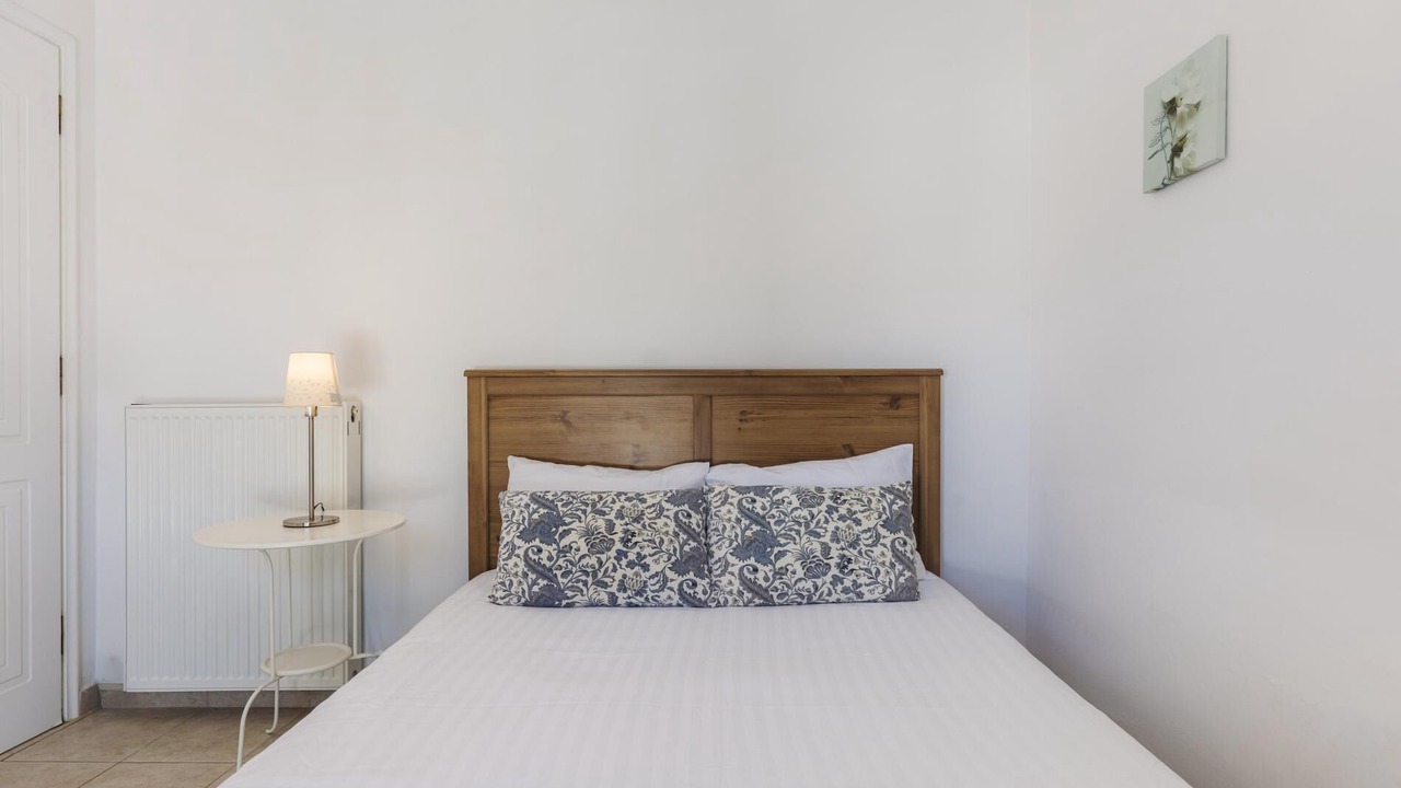 Photo of Bedroom in Neromilos
