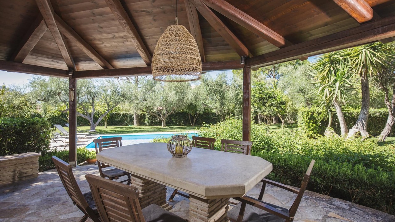 Photo of Outdoor in Neromilos