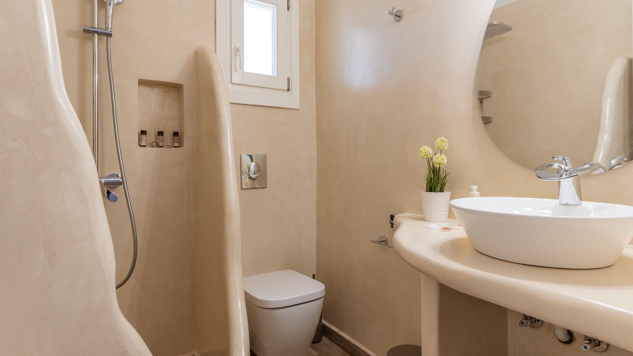Photo of Bathroom in Kini