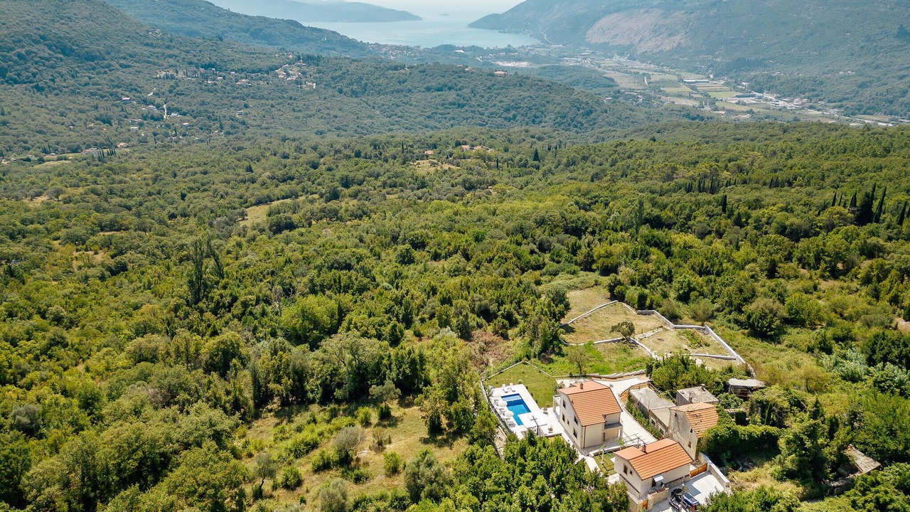 Photo of Others in Mojdez