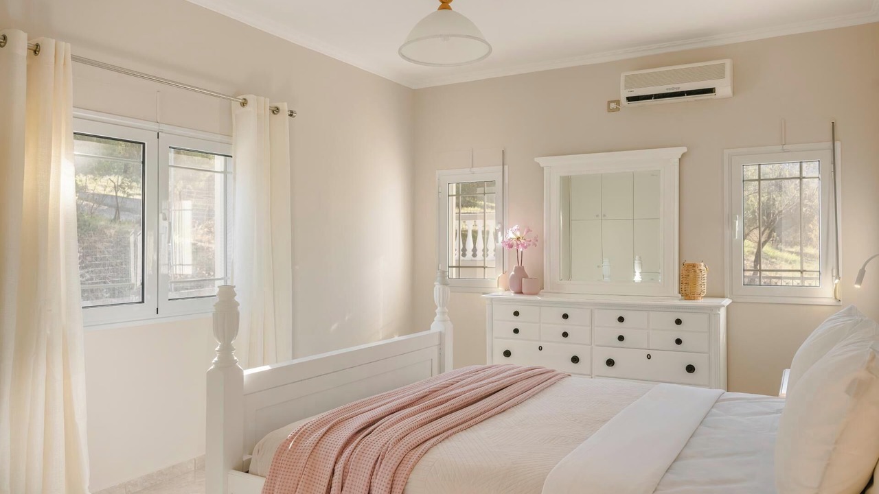 Photo of Bedroom in Katapodata