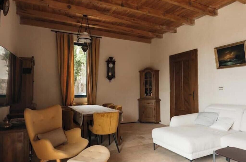 Photo of Livingroom in Podmaine