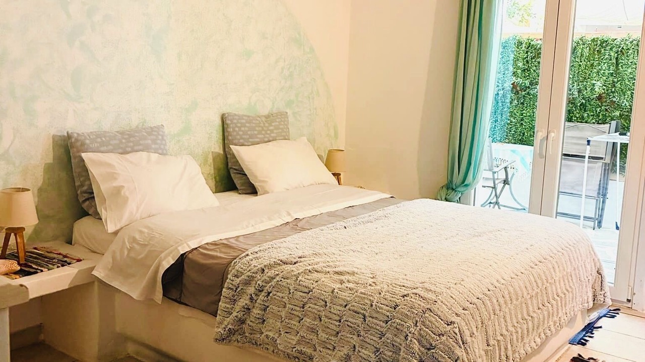 Photo of Bedroom in Ios Town