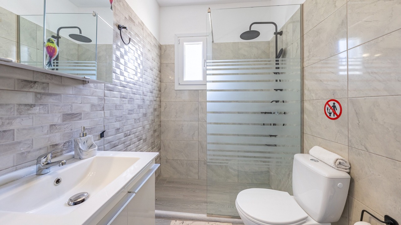 Photo of Bathroom in Acharavi