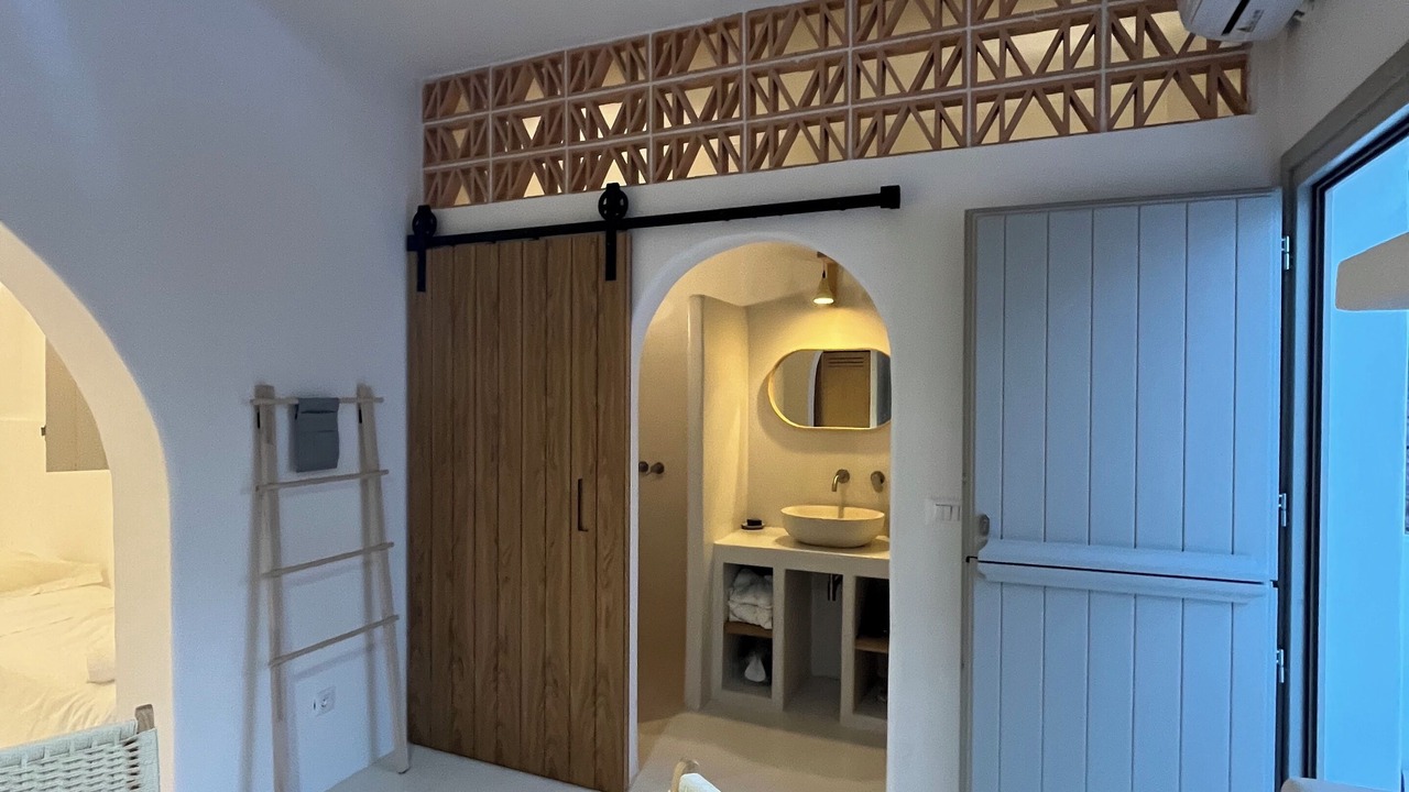 Photo of Bathroom in Ios Town
