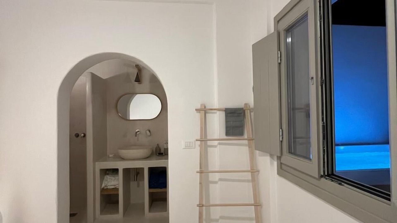 Photo of Bathroom in Ios Town