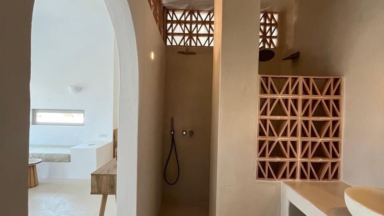 Photo of Bathroom in Ios Town