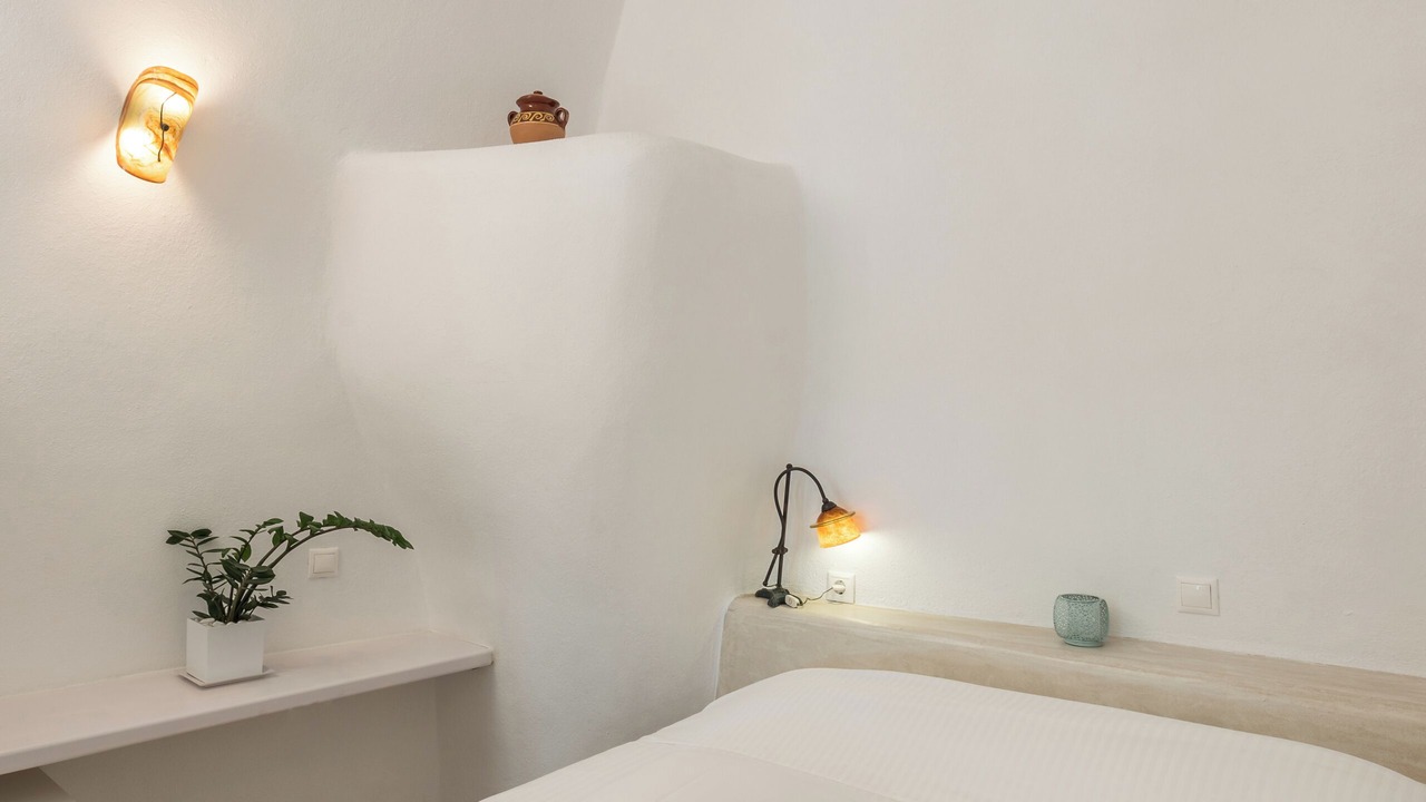 Photo of Bedroom in Oia