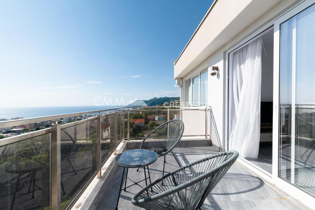 Photo of Patio Balcony in Bar