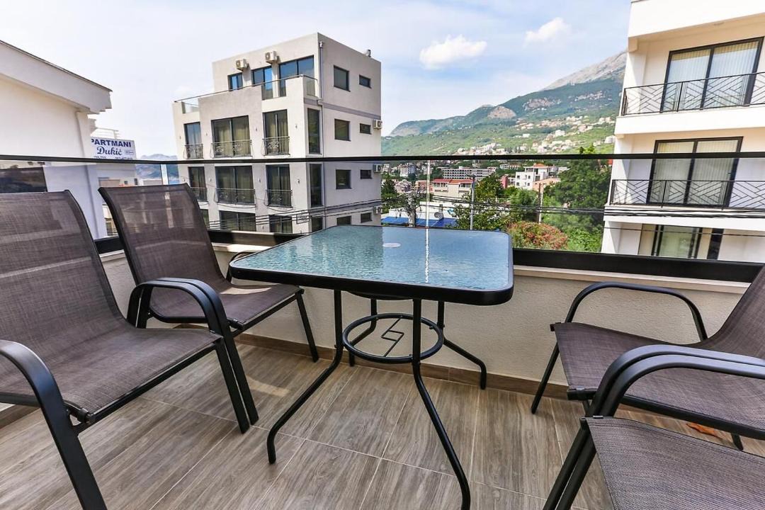 Photo of Patio Balcony in Bar