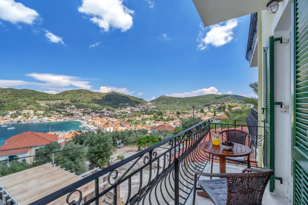 Photo of Patio Balcony in Vathy