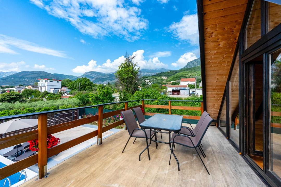Photo of Patio Balcony in Bar