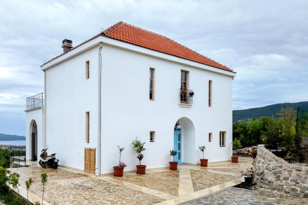 Photo of Others in Mojdez