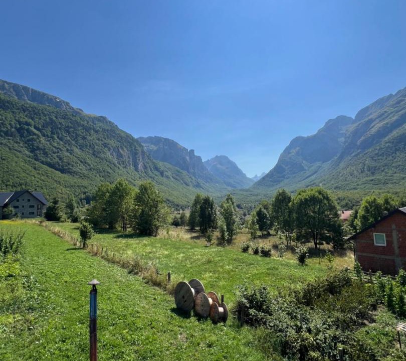Photo of Others in Vusanje