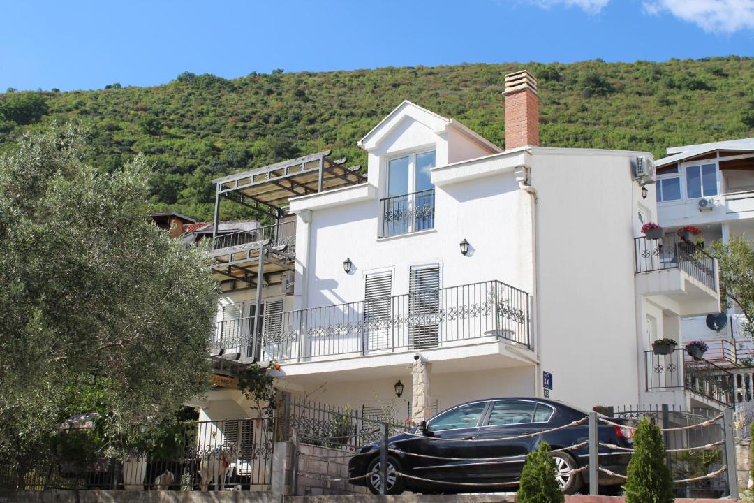 Photo of Others in Petrovac