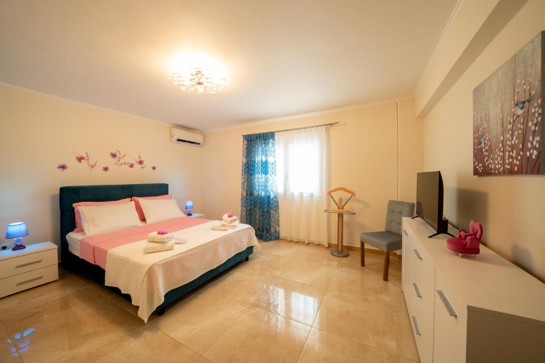 Photo of Bedroom in Markopoulon