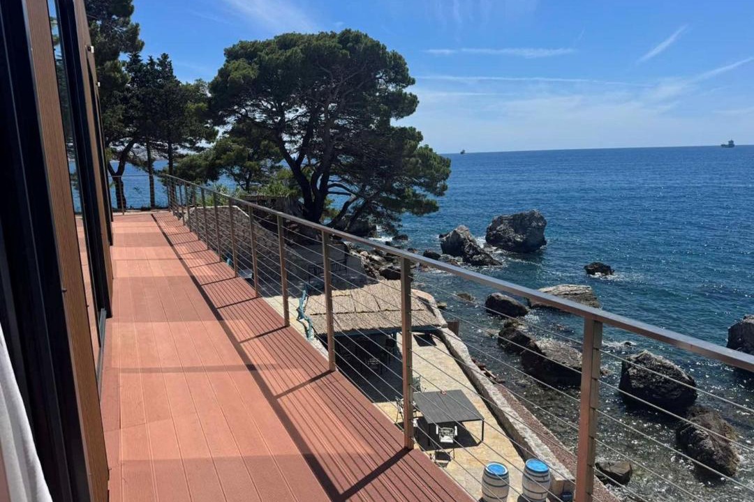 Photo of Patio Balcony in Bar