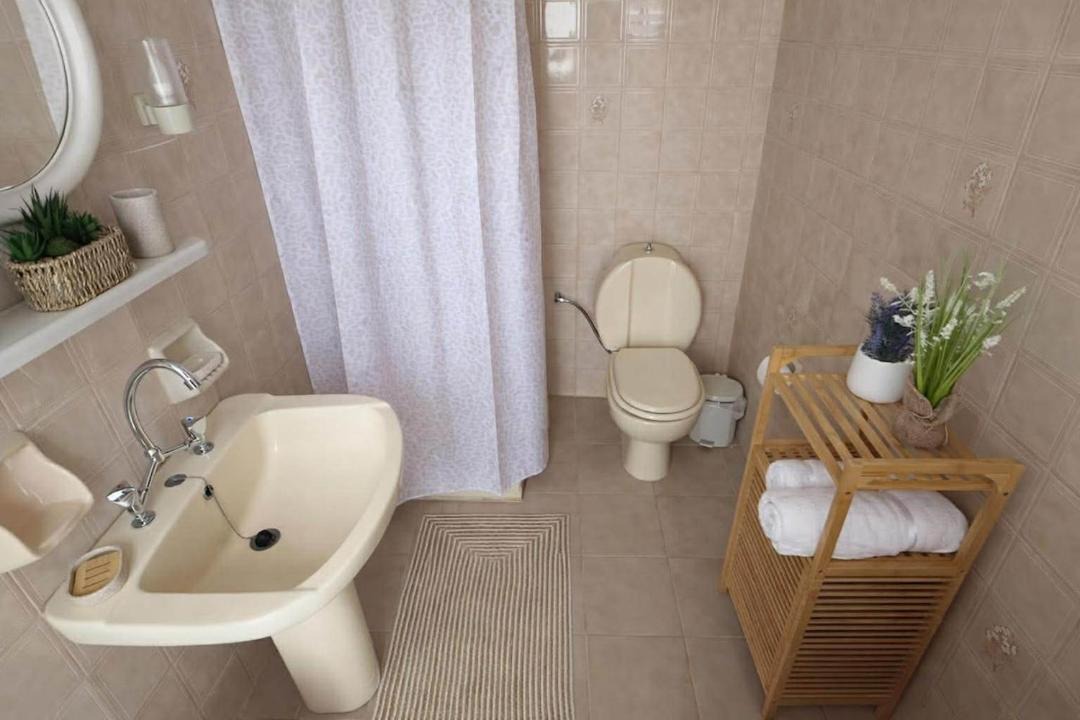 Photo of Bathroom in Polichnitos