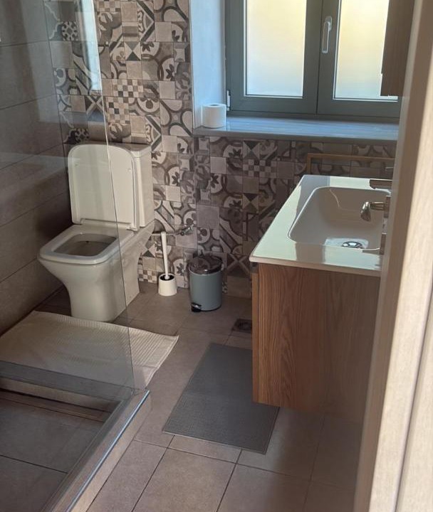 Photo of Bathroom in Varos