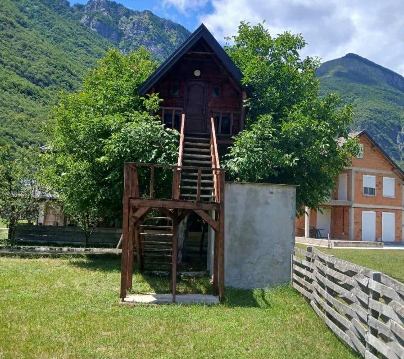 Photo of Others in Vusanje