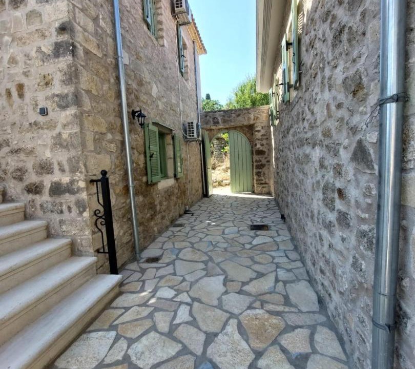 Photo of Others in Lazarata