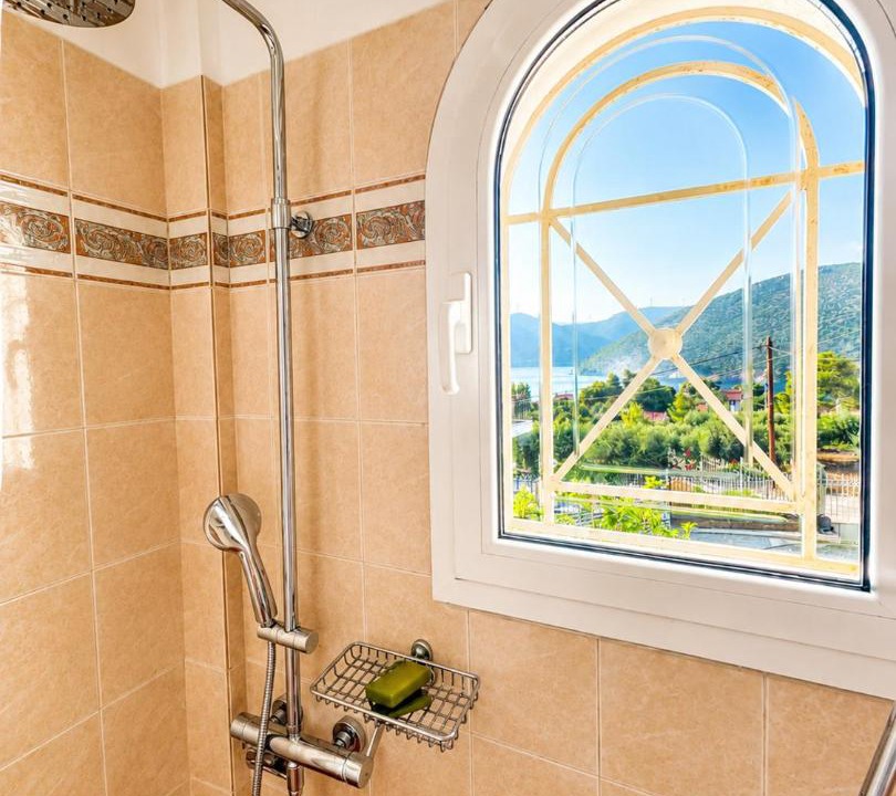 Photo of Bathroom in Platees