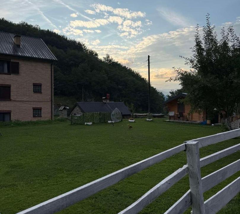 Photo of Others in Vusanje