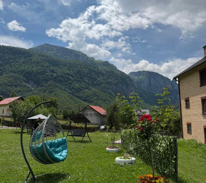 Photo of Others in Vusanje
