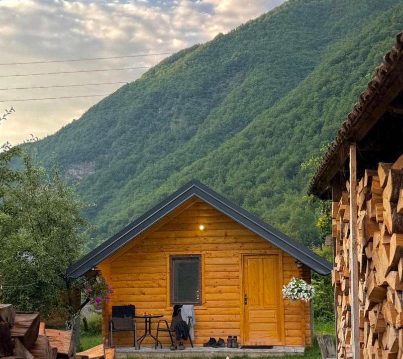 Photo of Others in Vusanje