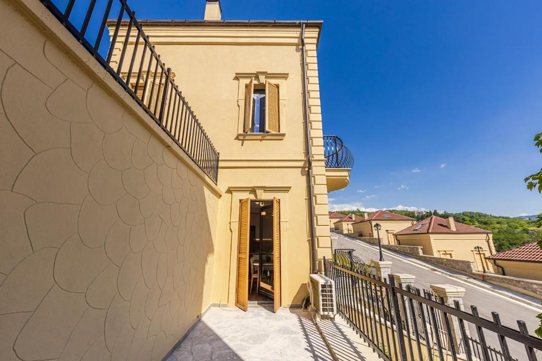 Photo of Patio Balcony in Korce