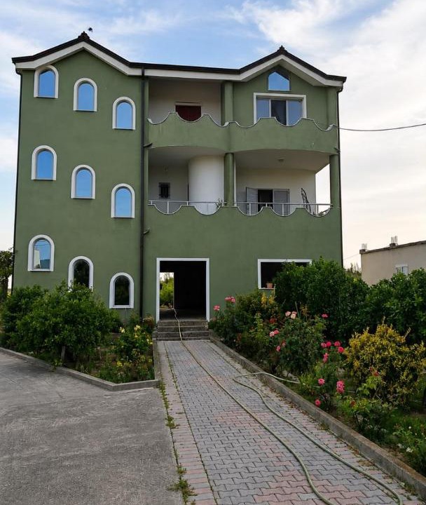 Photo of Others in Qerek
