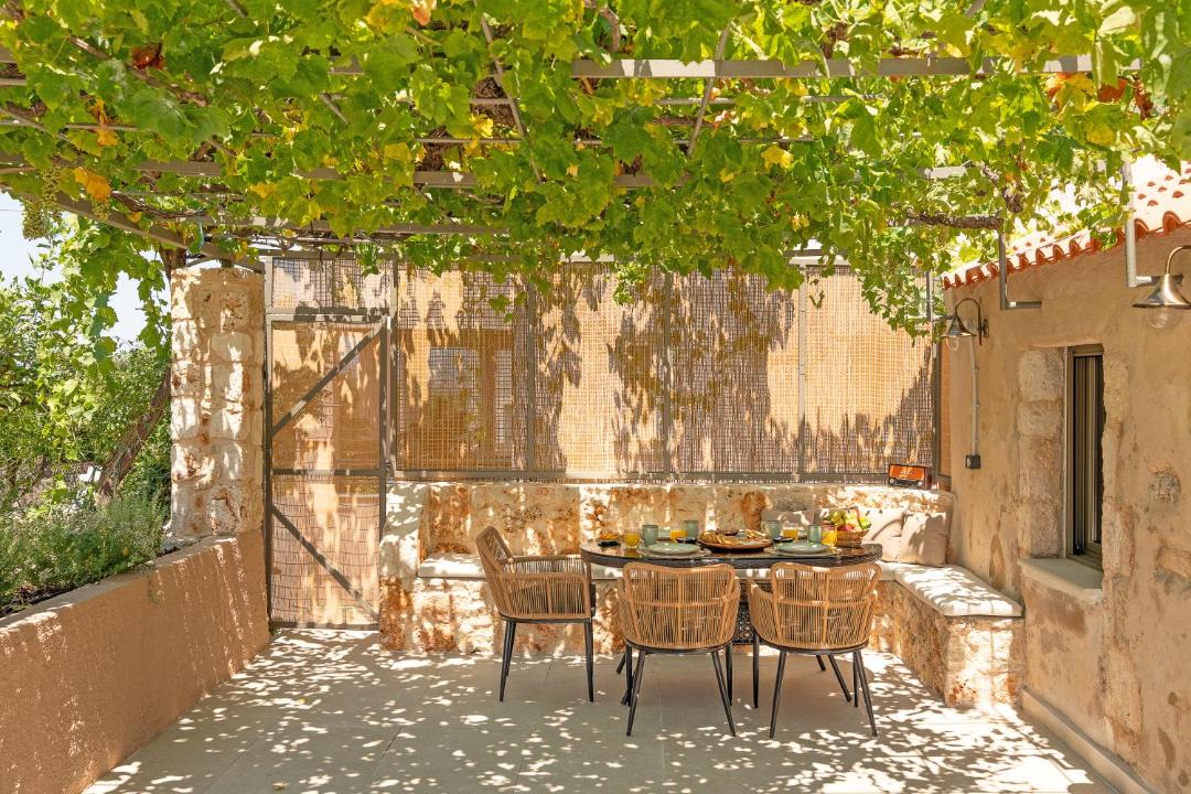 Photo of Patio Balcony in Mazarakata
