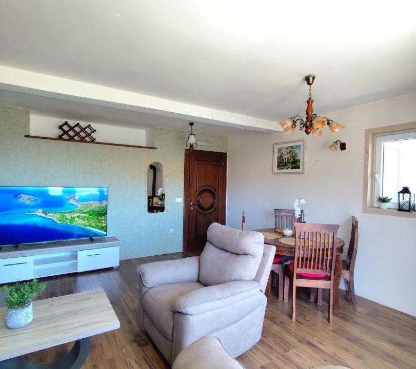 Photo of Livingroom in Podmaine