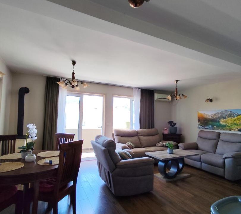Photo of Livingroom in Podmaine