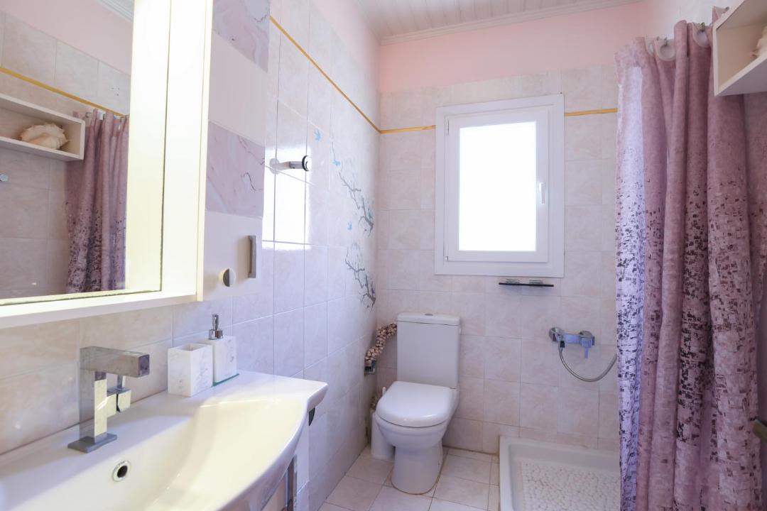 Photo of Bathroom in Lakones