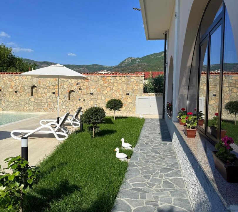 Photo of Others in Sakës