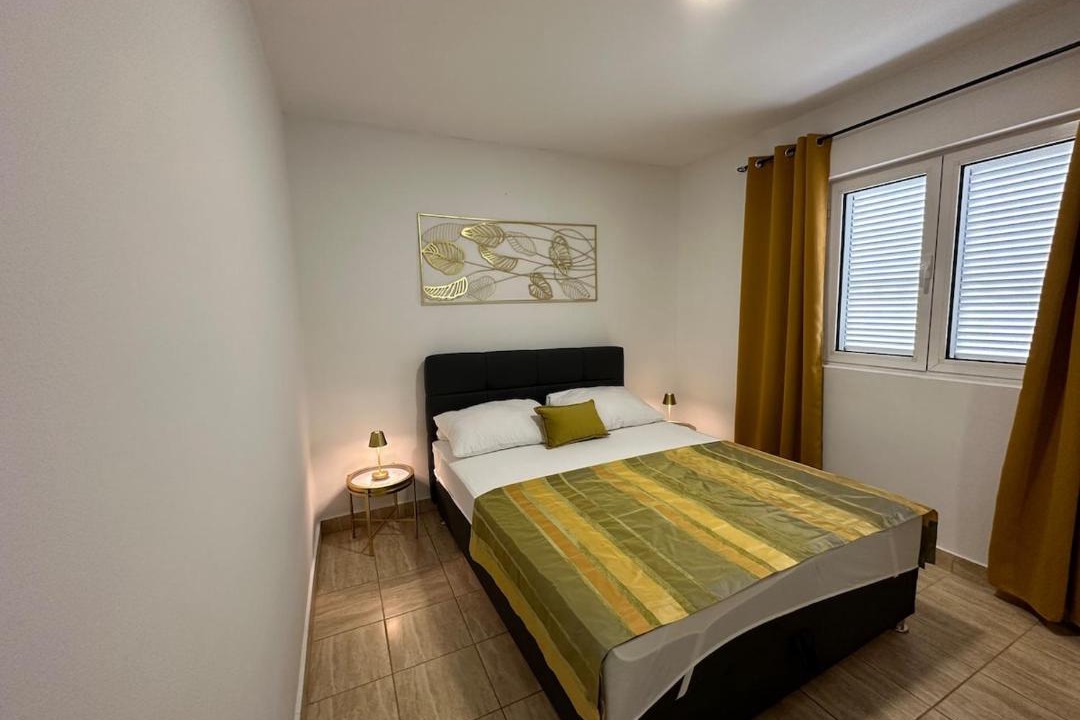 Photo of Bedroom in Maini