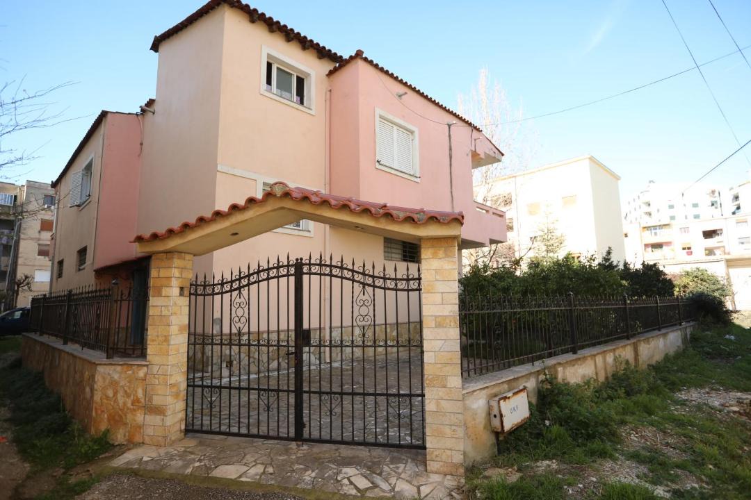 Photo of Others in Mbrostar-Urë