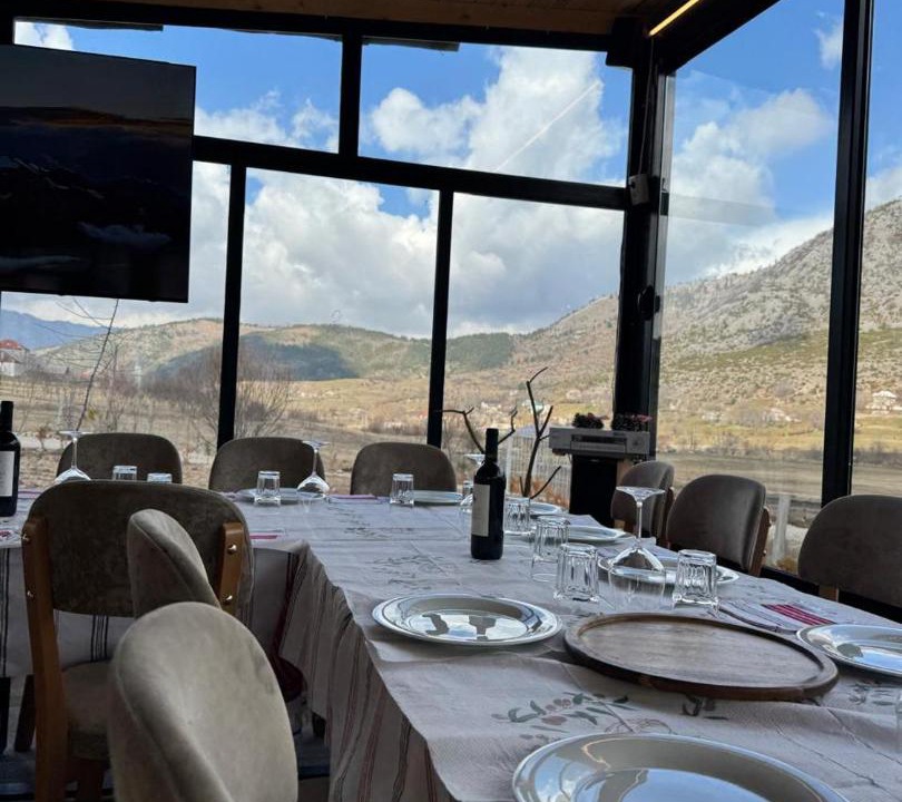 Photo of Others in Diber