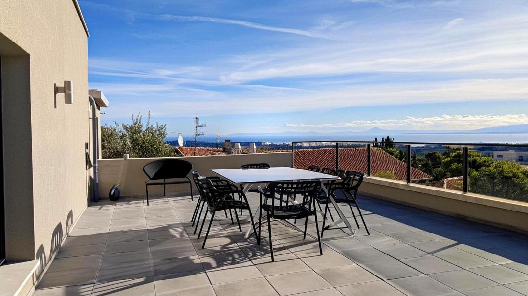 Photo of Patio Balcony in Kariotai