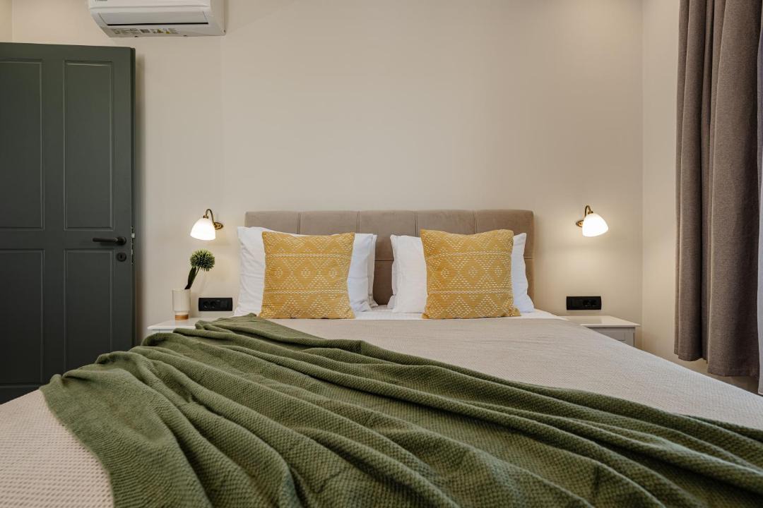 Photo of Bedroom in Neromilos