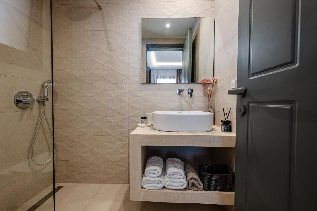 Photo of Bathroom in Neromilos
