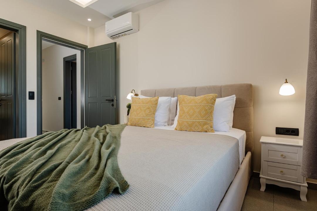 Photo of Bedroom in Neromilos