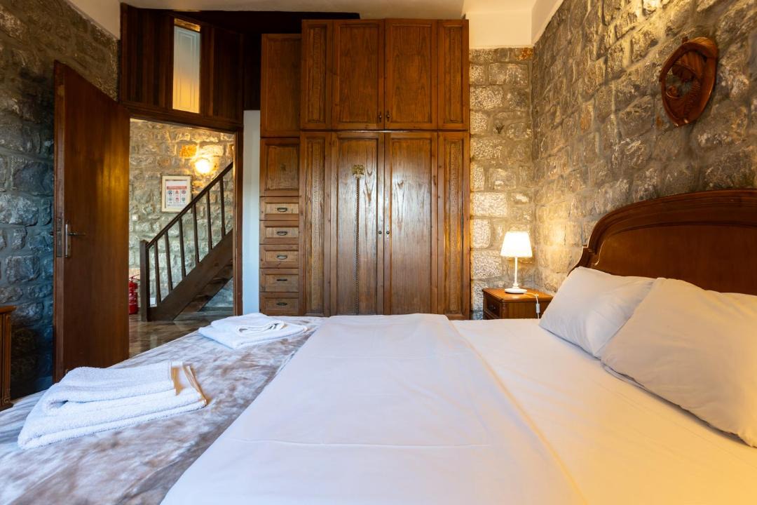 Photo of Bedroom in Omales